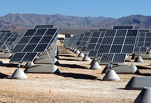 http://freedomwat.ch/wp-content/uploads/2012/08/300px-Nellis_AFB_Solar_panels1.jpg