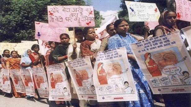 http://freedomwat.ch/wp-content/uploads/2012/08/India-fetus-activists-via-AFP1.jpg