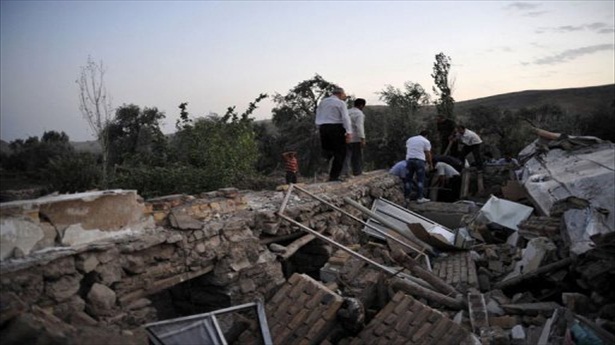 http://freedomwat.ch/wp-content/uploads/2012/08/Iran-earthquake-search-via-AFP.jpg