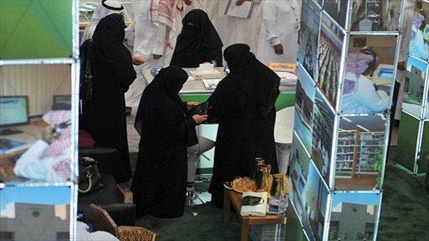 http://freedomwat.ch/wp-content/uploads/2012/08/Saudi-Women-via-AFP3.jpg