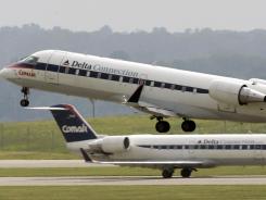 http://freedomwat.ch/wp-content/uploads/2012/08/regional-airlines-face-closings-bankruptcy-8v24184t-x1.jpg