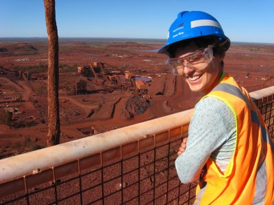 http://freedomwat.ch/wp-content/uploads/2012/08/west-australia-pilbara-mine1.jpg