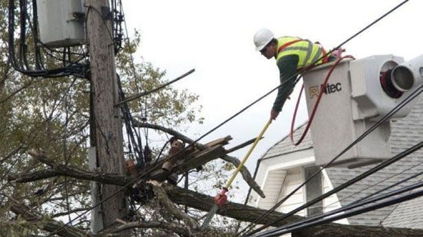 http://freedomwat.ch/wp-content/uploads/2012/11/Downed-power-line-from-Sandy-via-AFP2.jpg