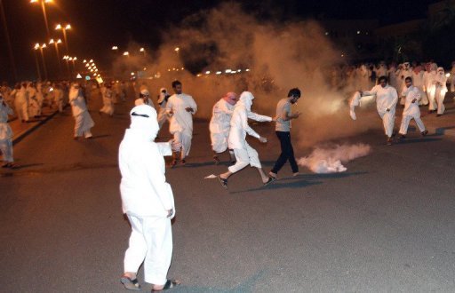 http://freedomwat.ch/wp-content/uploads/2012/11/kuwaitprotest-afp1.jpg