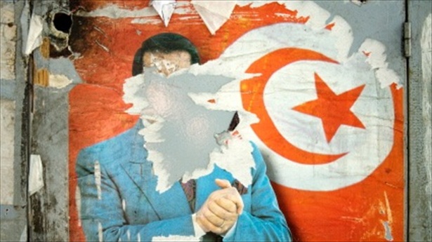 http://freedomwat.ch/wp-content/uploads/2012/12/Tunisian-flag-via-istock2.jpg