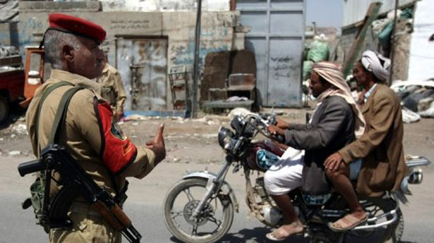 http://freedomwat.ch/wp-content/uploads/2013/01/Yemen-soldier-via-AFP1.jpg