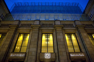 Deutsche Bank Profit Unexpectedly Slides on Legal Costs 